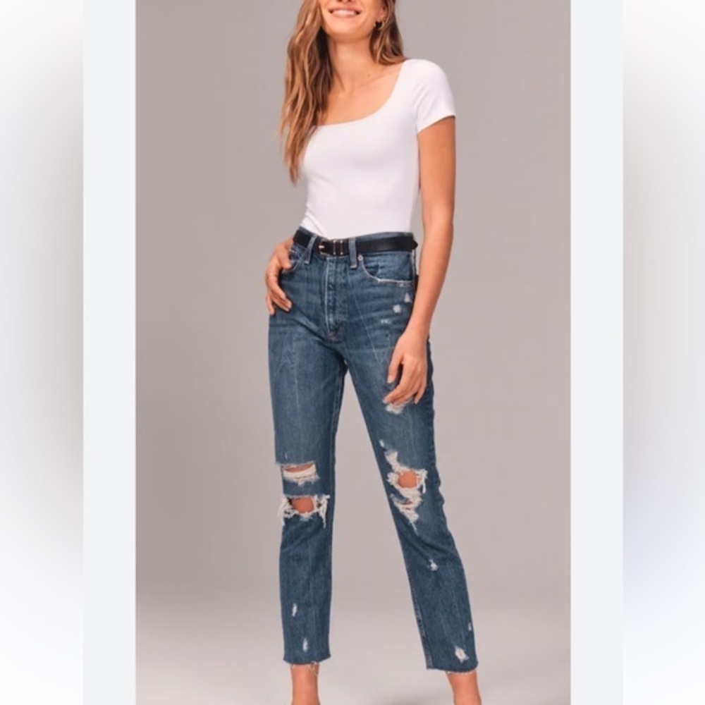 Abercrombie The High Rise Mom Jean Distressed Size 25 Cotton